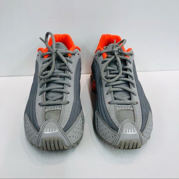 Nike Shox R4 Running Shoes Trainers 6Y - Picture 2 of 5